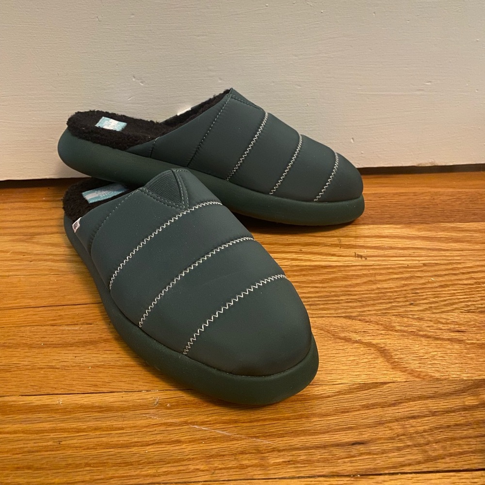 Tom’s Mallow Mule Slippers